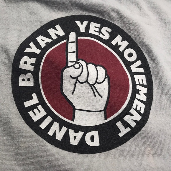 WWE t-shirt Size Boys youth Medium ♥️ - Picture 8 of 8